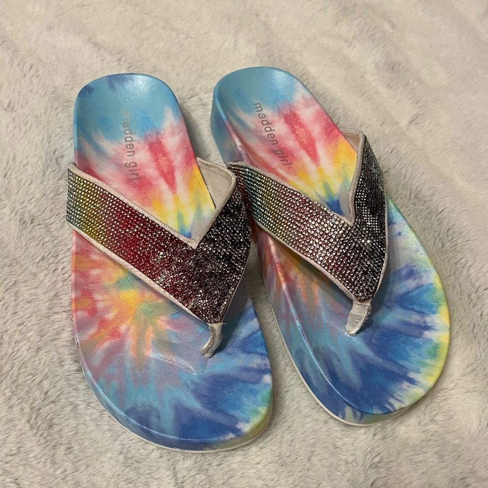 Steve Madden sparkly flip flops!